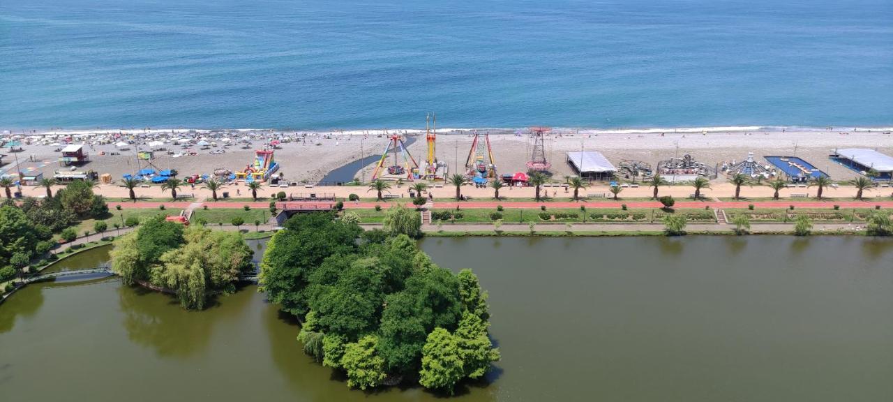 Only Front Sea View, No Side View, Wonderful Panorama, High Floor, Location Guarantee Aparthotel Батуми Екстериор снимка