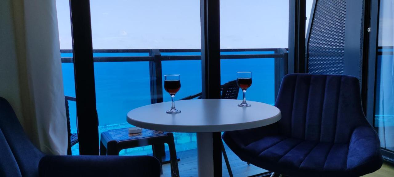 Only Front Sea View, No Side View, Wonderful Panorama, High Floor, Location Guarantee Aparthotel Батуми Екстериор снимка