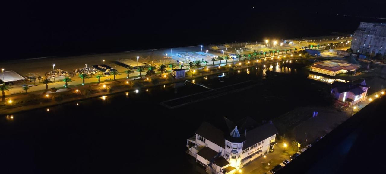 Only Front Sea View, No Side View, Wonderful Panorama, High Floor, Location Guarantee Aparthotel Батуми Екстериор снимка