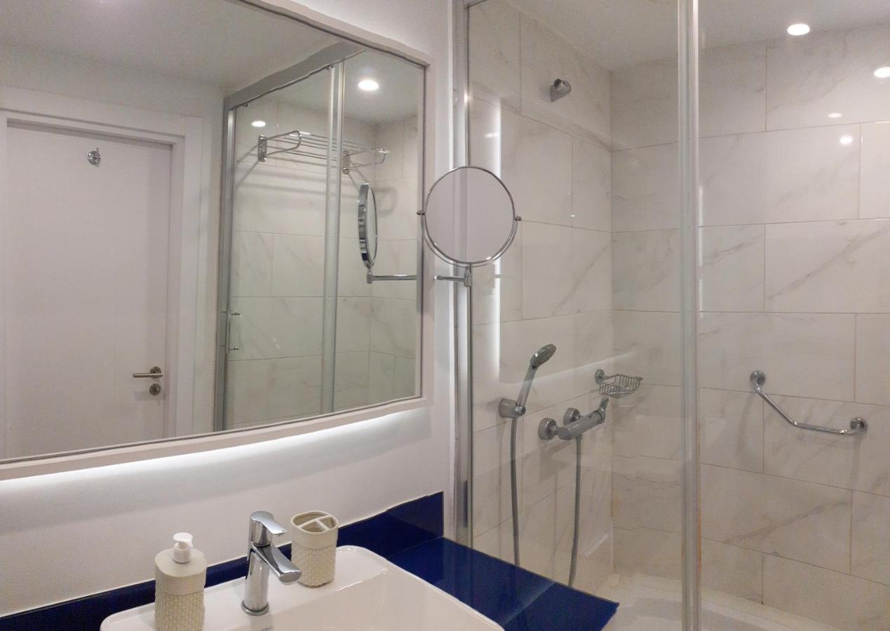 Only Front Sea View, No Side View, Wonderful Panorama, High Floor, Location Guarantee Aparthotel Батуми Екстериор снимка