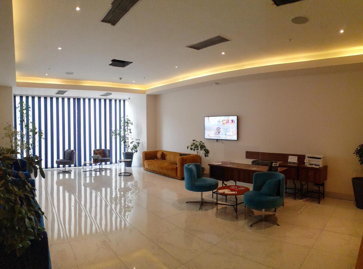 Only Front Sea View, No Side View, Wonderful Panorama, High Floor, Location Guarantee Aparthotel Батуми Екстериор снимка